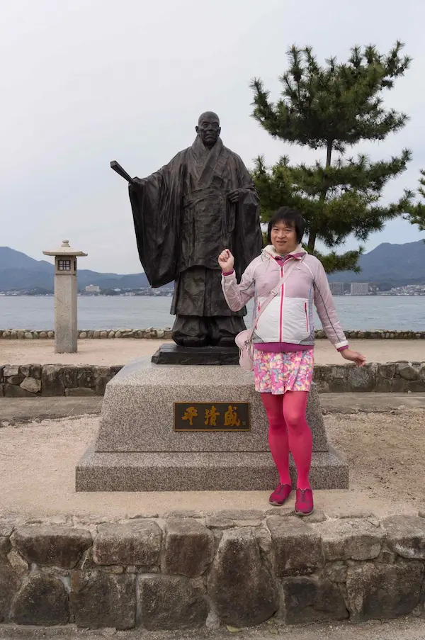 Chris, Taira no Kiyonmori Statue